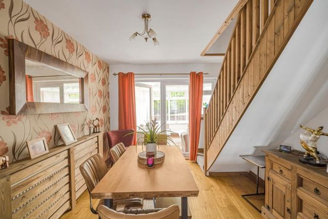 23, Silverhill Close, Pontypridd photo 4
