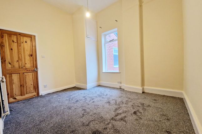 Terraced house to rent in Nipper Lane, Whitefield