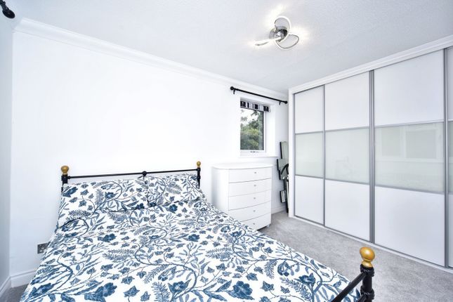 27, Farrier Close, Maidstone photo 4