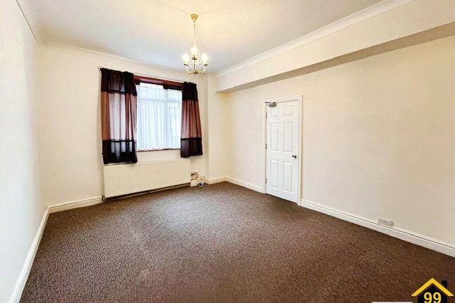 End terrace house for sale in Broughton Avenue, Doncaster, South Yorkshire