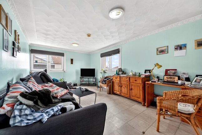 64, Mill Court, Glasgow photo 2