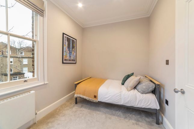 Flat to rent in Kensington Gardens Square, Westbourne Park
