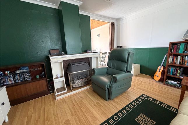 34, Milton Crescent, Pembrokeshire photo 2