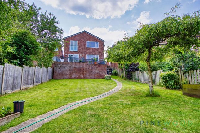 4-bed house on 12 Church View, Chesterfield, £370,000