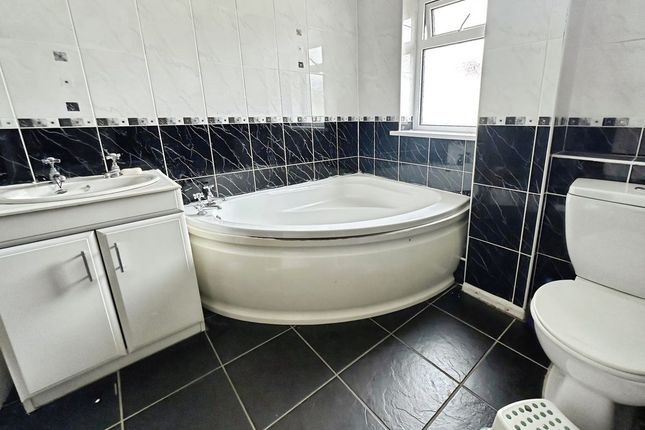 62, Katherine Street, Ashington photo 3