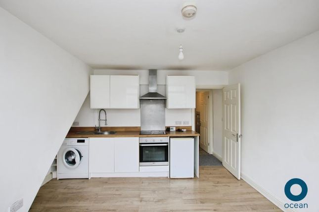 Flat A 598A, Filton Avenue, Bristol photo 2