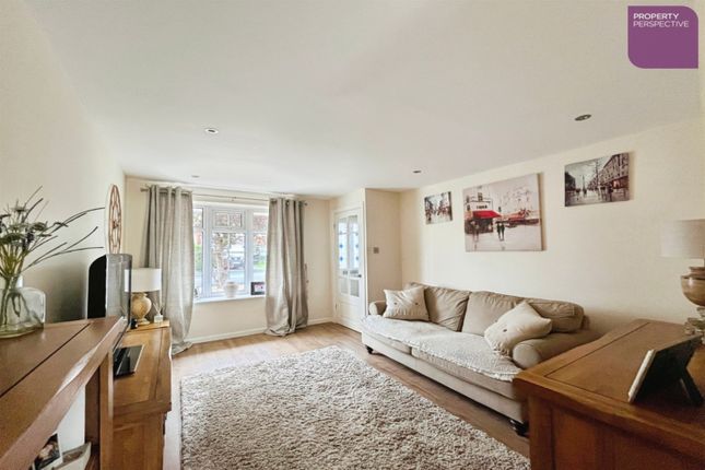 10, Cresswell Close, Callands, Warrington photo 2