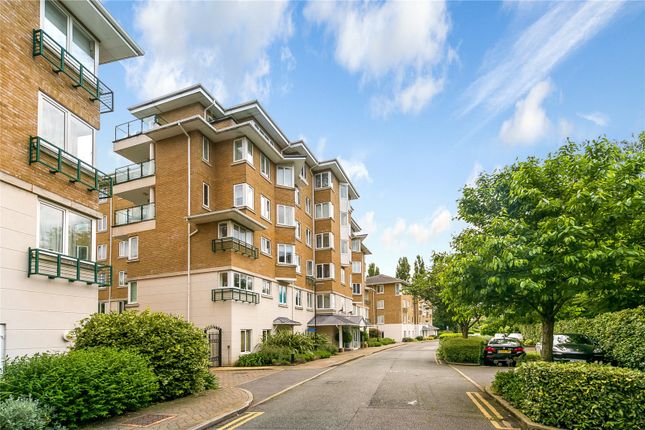 Thumbnail Flat for sale in Strand Drive, Kew, Surrey