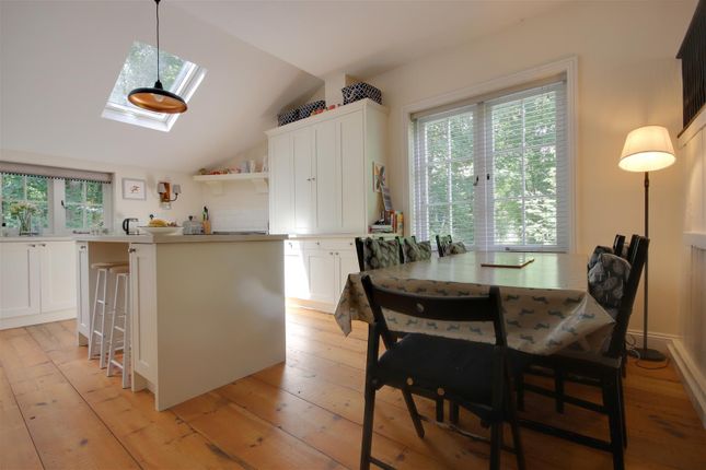 Kitchen 2.Jpg