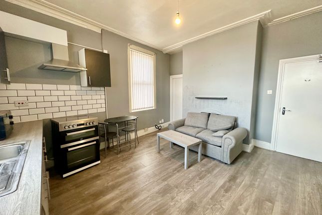 Flat 1, 17, Temple Crescent, LEEDS photo 2