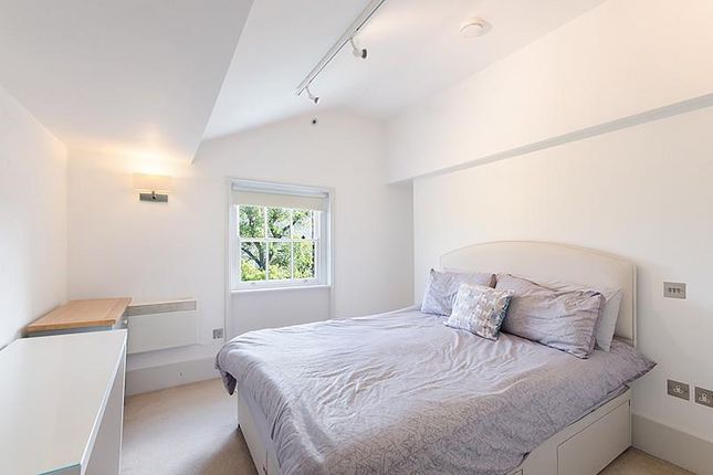 Flat 4, 17-19 Nelson Road, Greenwich photo 4