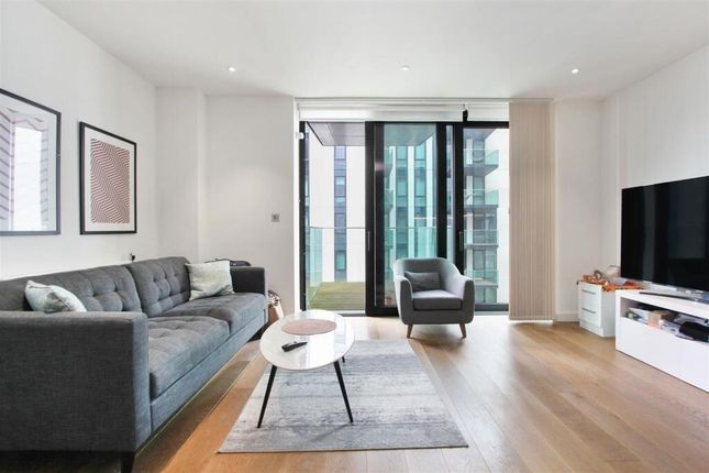 47 Brook Avenue, Wembley, Greater London photo 2