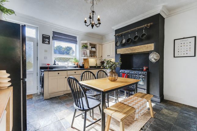 35, Knox Street, West Yorkshire photo 4