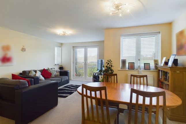 Flat for sale in Jack Dunbar Place, Repton Park, Ashford