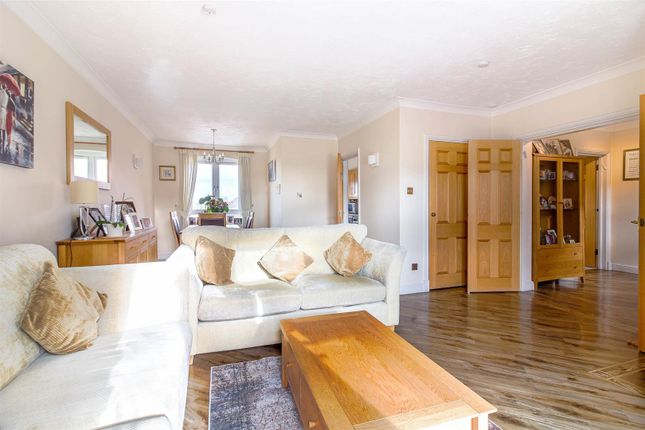 Flat for sale in Boleyn Court, Epping New Road, Buckhurst Hill