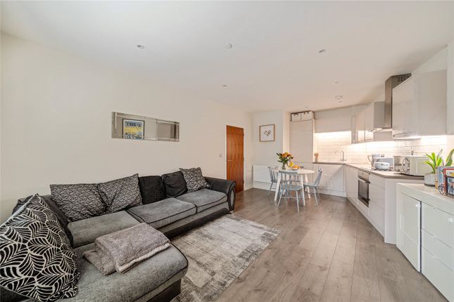 Apartment 3, Mead Court,, Gogmore Lane, Chertsey photo 4