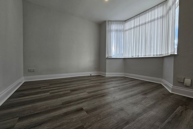 305, Dyas Road, BIRMINGHAM photo 4