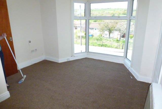 Ashgrove, Pontyberem Carmarthenshire photo 2