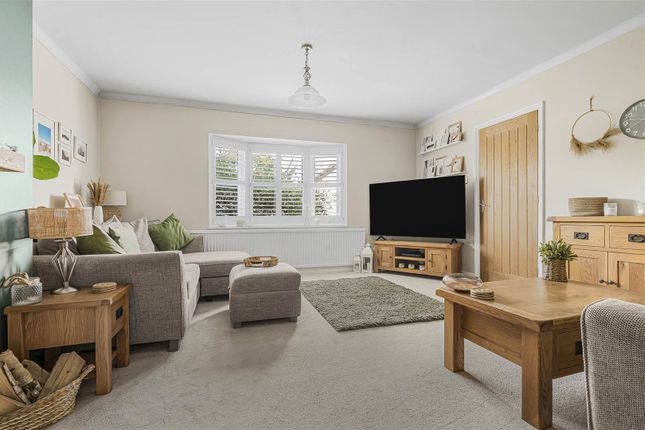 20, Centre Drive, Newmarket photo 4