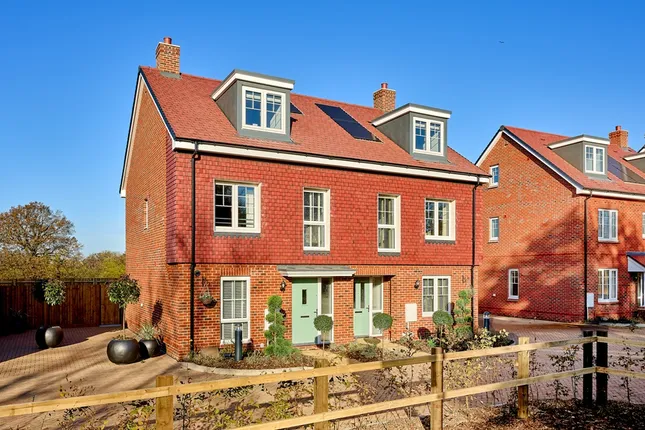 Taylor Wimpey - The Skylarks at Willow Green