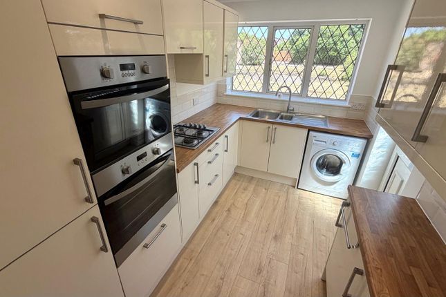 224, Bilston photo 4