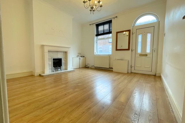 17 Field Road, Sale photo 2