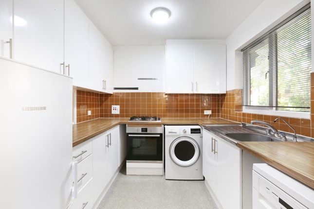 25, Allendale Close, London photo 3
