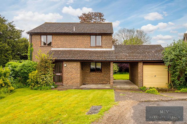 Thumbnail Detached house for sale in Maywater Close, Sanderstead, South Croydon