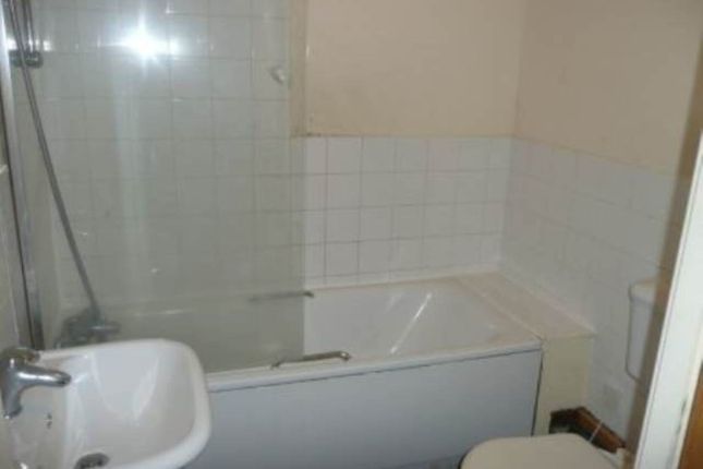 206, Landmark House, Bradford photo 4