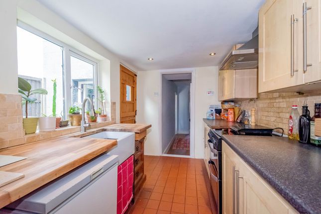 44 Ash Road, Aldershot photo 4