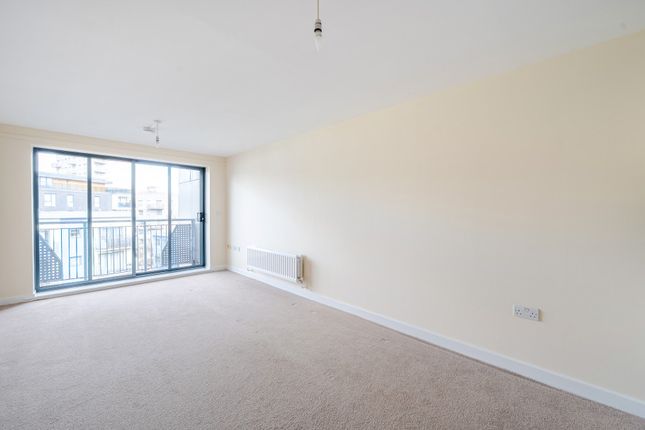 Brook Court, Spring Place, Barking photo 3