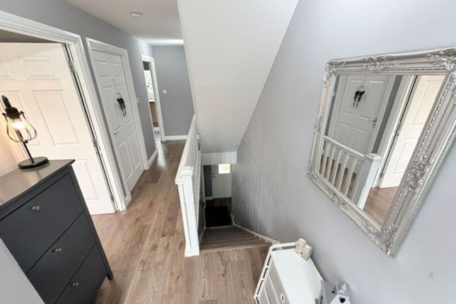 7 Loch Katrine Gardens, Glenrothes photo 3