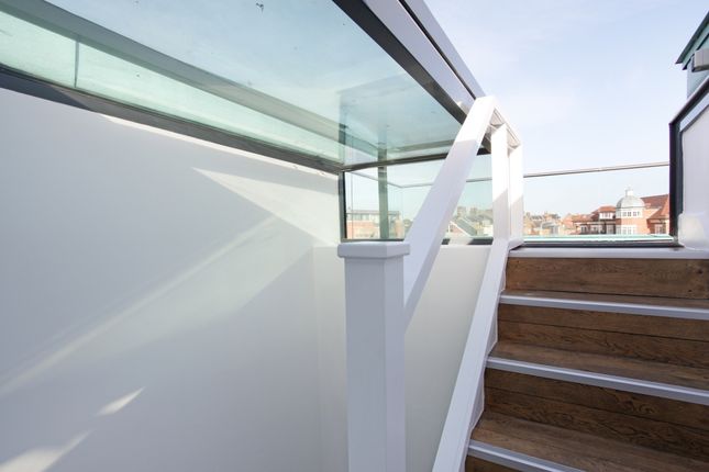 2, Windsor Quay, Windsor photo 3