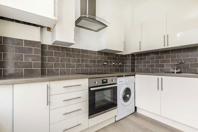 Flat D, 117, Mildmay Road, London photo 3