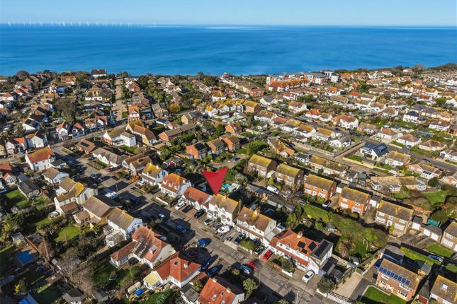 13, Holmscroft Road, Herne Bay photo 3
