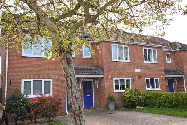 3 bed semi-detached house to rent in Mead Terrace, Havant PO9