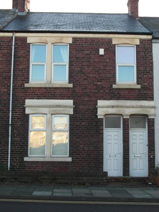 Thumbnail Flat to rent in Lobley Hill Road, Gateshead