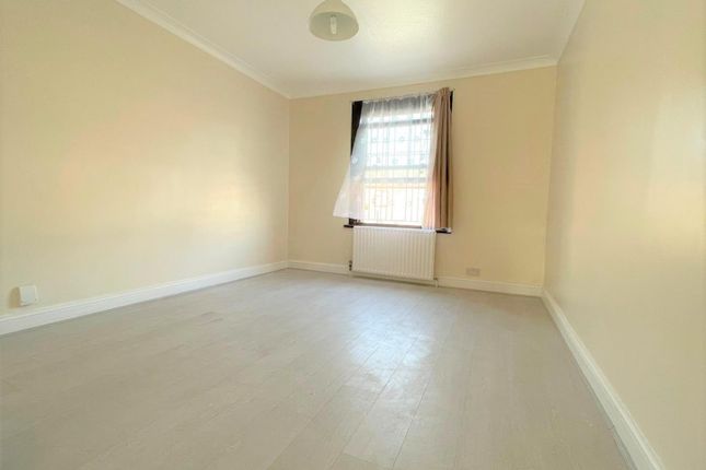 Hollybush Lodge 32, Grange Road, London photo 2