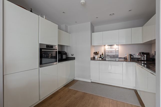 509, Iverson Point, 4, Harrison Walk, London photo 3