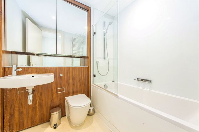 Flat 3, 23 Newman Street, London photo 4