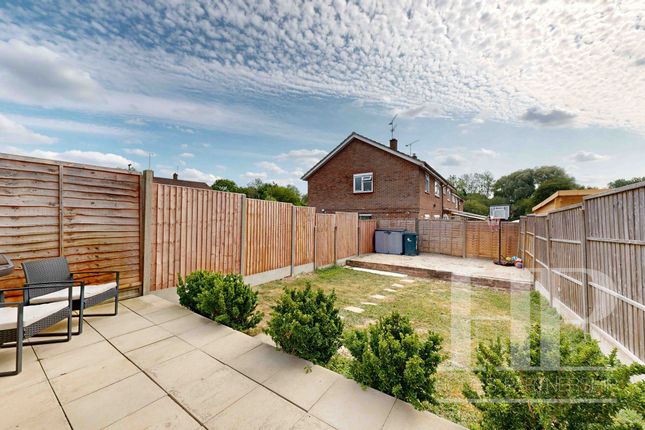 168 Rother Crescent, Crawley photo 4