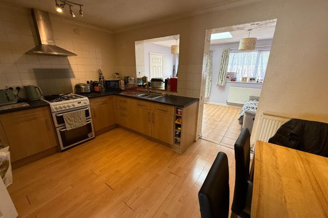 51, Conisborough, Swindon photo 3
