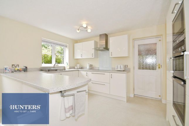 44, St. Johns Close, Chesterfield photo 4