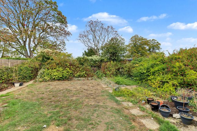 17, Iona Crescent, Cippenham photo 3