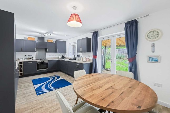 25 Wenlock Way, Daventry, Northamptonshire photo 4