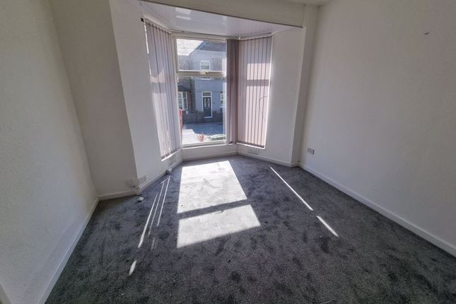 90a, Thomas Street, Caerphilly photo 2