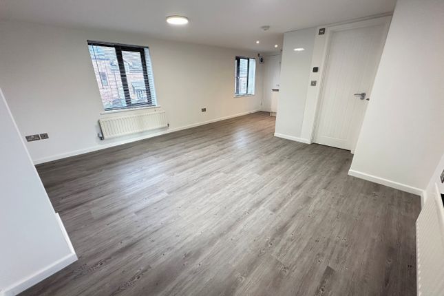 4A Harrier Court, Woodside Road, Luton photo 4