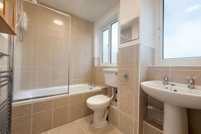 40 Kitchener Street, Gateshead photo 4