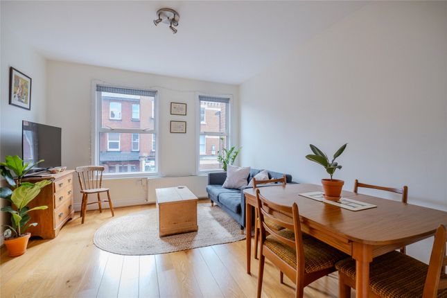 Flat for sale in Shrubbery Road, Streatham, London