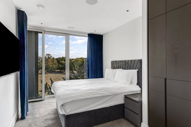 Apartment 202, 1, Espalier Gardens, London photo 4